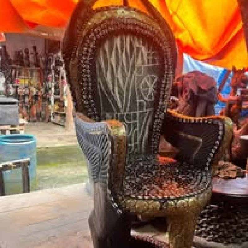 Chaise royale africaine