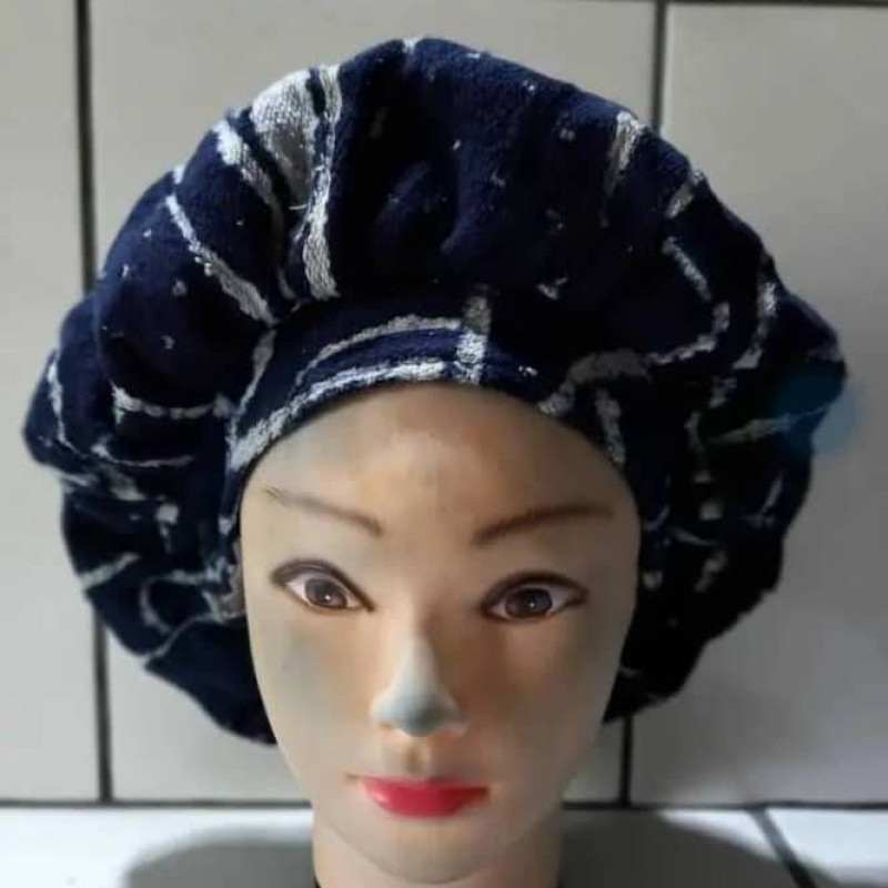 Chapeau pour femme en Ndop