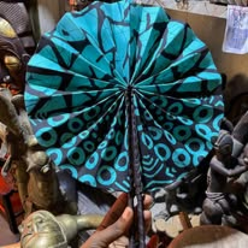 Éventails africains bleu