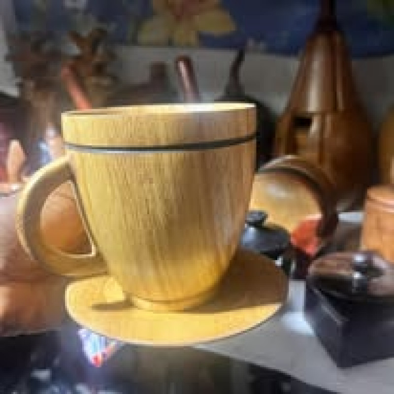 Tasse d’ustensile de cuisine en bois